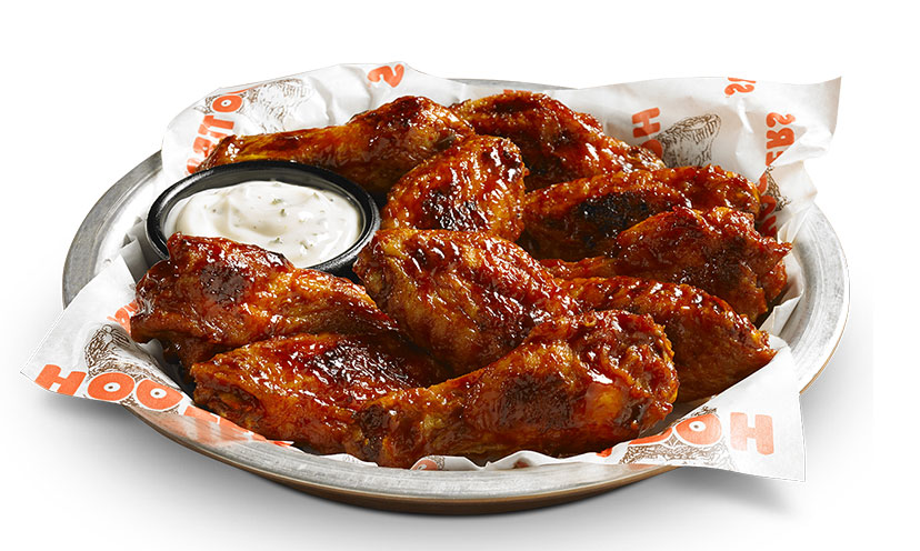 Moms Get a FREE Meal at Hooters!